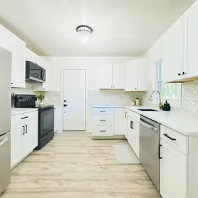 3 Miles to Fort Benning & NIM | Sleeps 9 | Cozy - Image 4