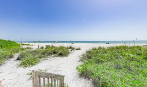 Beachfront Paradise! Ground level with Heated pool - Image 2