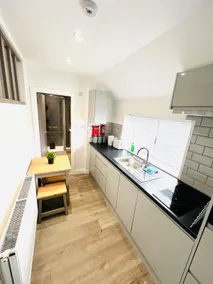 Studio 4@Bransford Rd - Image 2