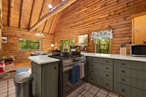 Kozy Log Cabin w/Sauna by Cincy - Image 3