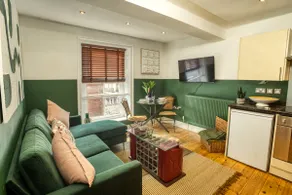 Stylish Steep Hill Apartment | Pass The Keys - Image 2