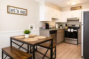 Modern 1BR Near UAB Hospital | Free Parking & WiFi - Image 5