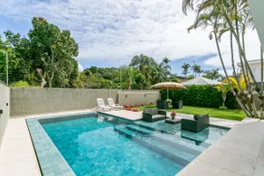Noah House: Luxury with Heated Pool and up to 24 Guests. - Image 3