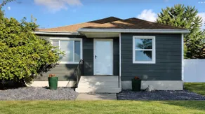 Sleeps10! Spacious HomeW/2 Living Rooms+ Yard - Image 4