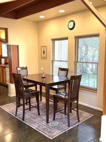 The Bear House-3.5 blocks from Downtown - Image 3