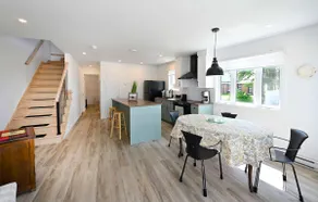 Riverside Condo with Pool | Water Cars - Image 3