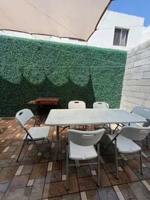 Beautiful and spacious with a pool, near the airport - Image 5