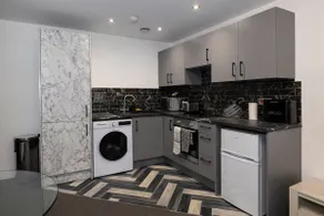 Cosy 1 bed apartment close to city centre - Image 4