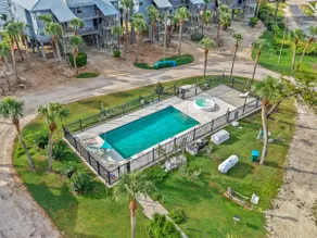 The Crane’s Nest: Charming Waterfront Retreat - Image 3