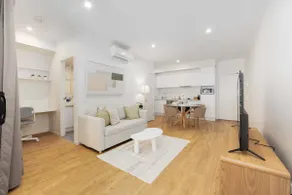 Cityside Cozy 1BR | Near Southbank & City Centre - Image 3