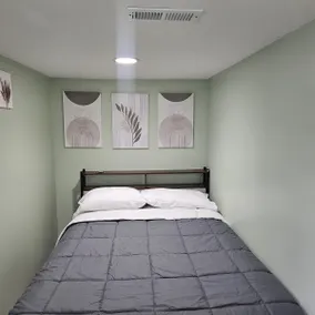 Family friendly, Private space with self check in. - Image 2