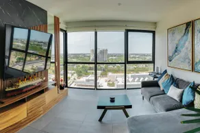 Luxury Stay on Vía Montejo Across from Embassy - Image 2