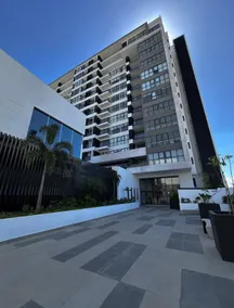 Luxury Stay on Vía Montejo Across from Embassy - Image 4