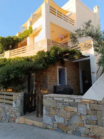 Mosaic house by the sea - Image 2