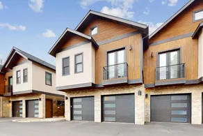 Modernist Mountain View Retreat in Old Mill!! Hot Tub!!!  Pool Table!!! - Image 5