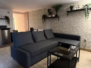 “BlackWood” Premium Apartment in Vendôme - Image 4