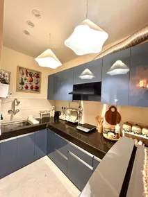 Cozy Tropical 1BHK | Near Medanta | Full Kitchen - Image 4