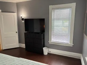 Comfy Entire 2bdrm apt 3rd floor - Image 4