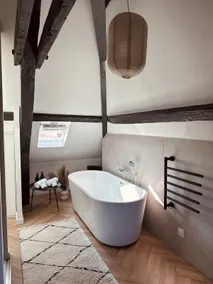 Warm loft-style, with air conditioning - Image 5