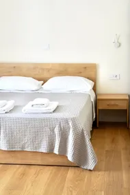 Large apartment in Ermoupoli - Image 3
