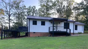 Modern Cozy, Near I-85, WiFi+Deck+Family Friendly - Image 3