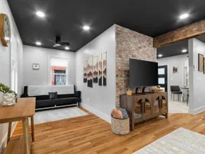 Studio 8 on Main - Image 2