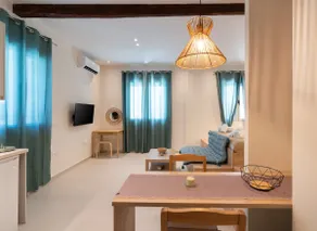 Sea & Salt Boutique Apartment 1 - Image 2