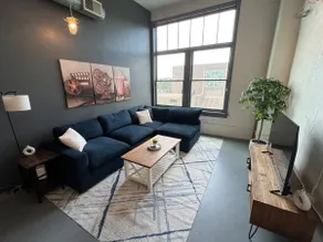 Central Downtown 2BR Loft (King & Queen Bed) - Image 2