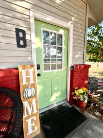 Your Cozy Farmhouse Retreat | 5 minutes to I-75 - Image 2
