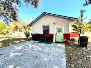 Your Cozy Farmhouse Retreat | 5 minutes to I-75 - Image 3