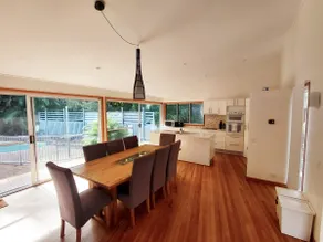 Relax on Rainbow - family beach house with pool - Image 3