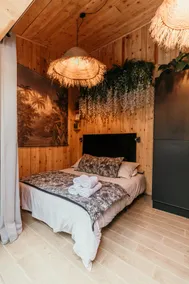 MyInsolite – Jacuzzi, Mystery, and Tropical Getaway - Image 2