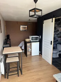 Fully-equipped accommodation - Image 3