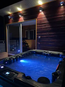 House with private hot tub and quiet & relaxing terrace - Image 2
