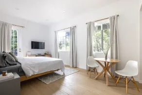 Modern Tam Valley Hideaway - Image 3