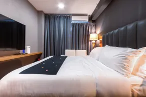 Premium King Studio at FAME Residences with Free Parking Pool MRT EDSA - Image 4