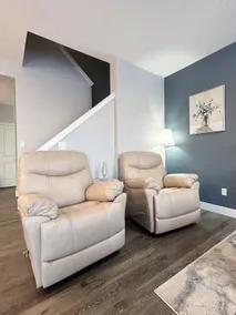 Entire 2800sfHome• KingBD•Pingpong•Recliner•Office - Image 3
