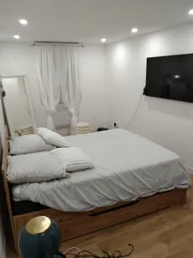 cozy 2-bedroom apartment, wifi, air conditioning - Image 5
