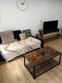cozy 2-bedroom apartment, wifi, air conditioning - Image 4
