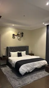 Apartment with a bedroom and a large, distinctive living room - Image 4