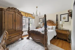 Elegant 2-Bedroom APT w/free parking on 2nd floor - Image 2
