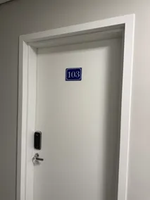 Flat 103: Central Location, Modern and Cozy - Image 3