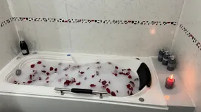Romantic Jacuzzi apartment, near the airport - Image 5