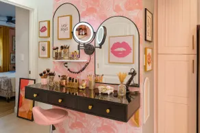 Pink Glam CHIC Getaway• king beds• Makeup• Selfies - Image 2