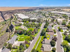 Luxury Home near Canyon & shopping. With HOT TUB - Image 5