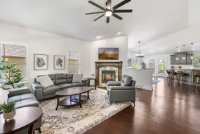 Luxury Home near Canyon & shopping. With HOT TUB - Image 2