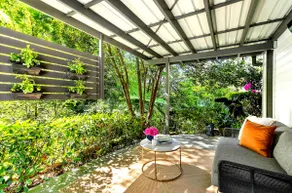 Private guesthouse & outdoor space-designer home. - Image 4