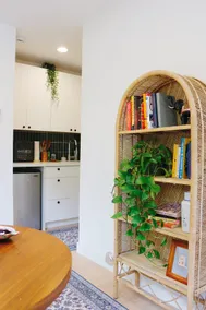 Cozy Private 1B1B AC + Parking | Central Location - Image 5