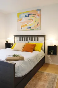 Cozy Private 1B1B AC + Parking | Central Location - Image 3