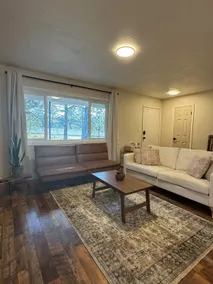 Cozy 2BR • Near I-5 & Mt. Shasta - Image 2